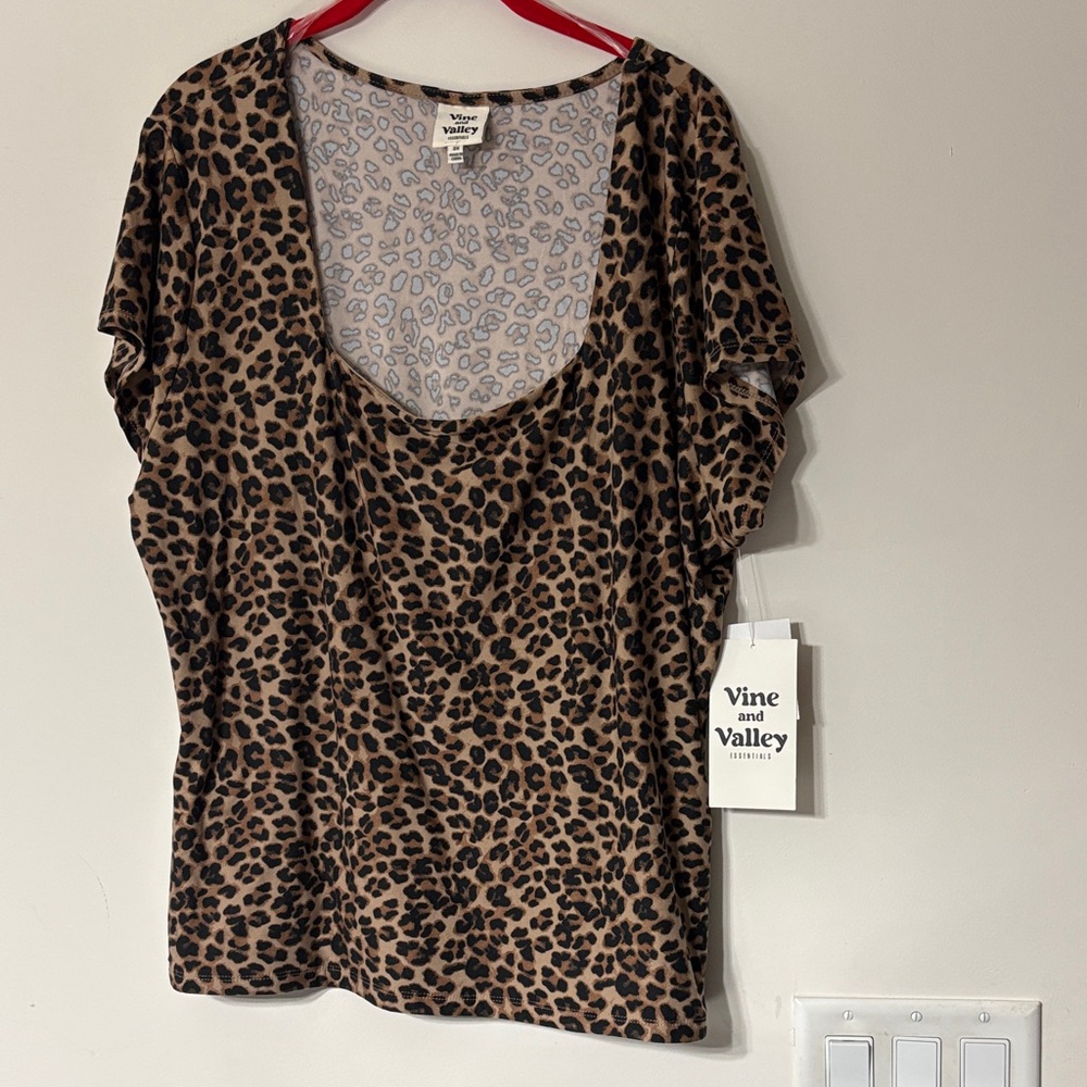 NWT Vine & Valley Leopard Print Women's Top